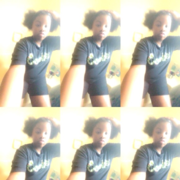 Meet your Posher, Camille - Picture 1 of 1